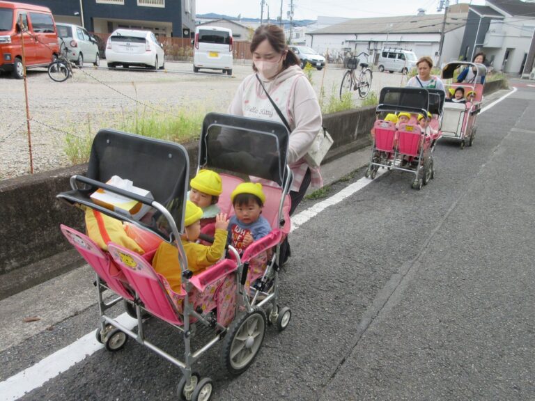 お散歩遠足に行ってきたよ！（０歳　うみ組）